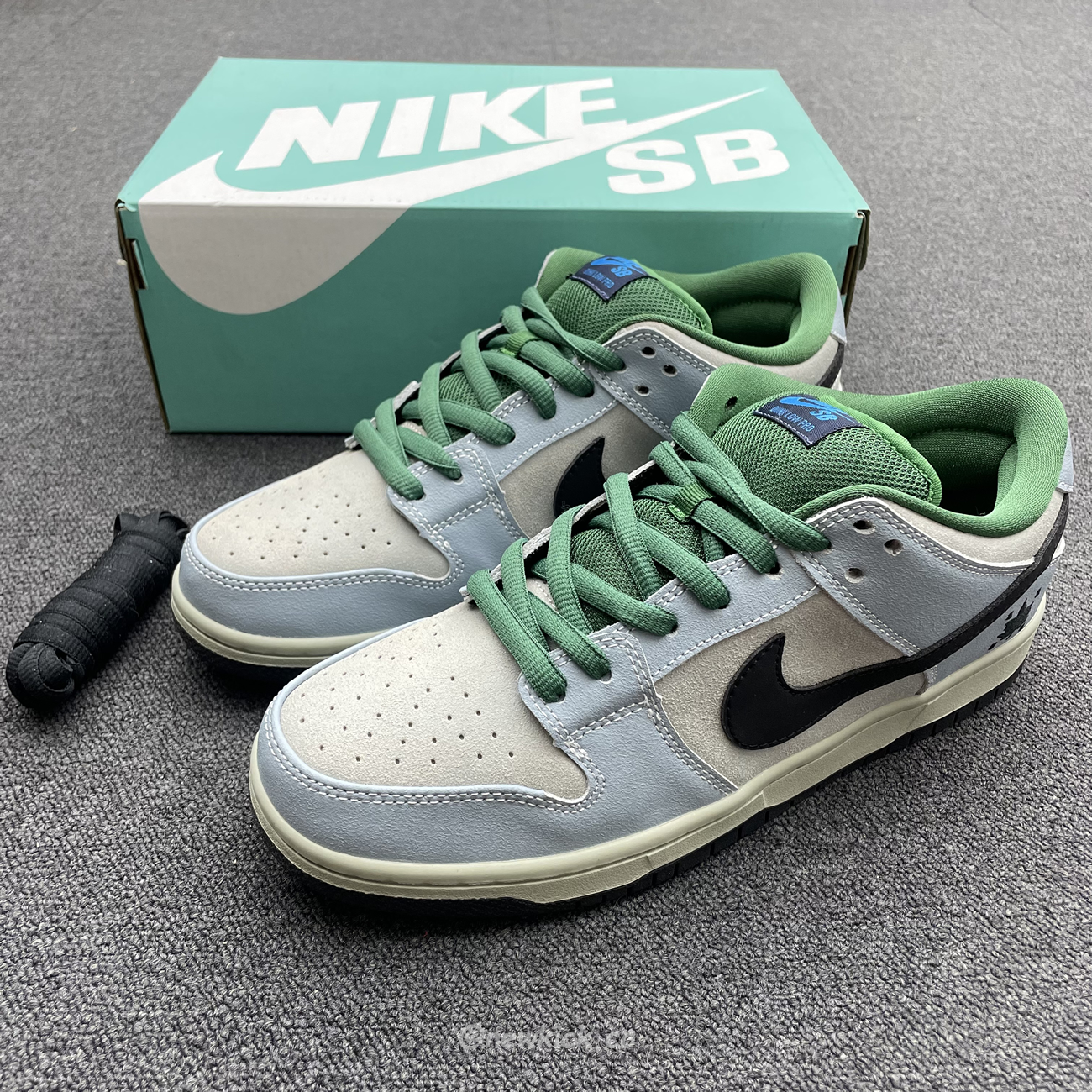 Nike Sb Dunk Low Maple Leaf Central Park 313170 021 (9) - www.newkick.vip