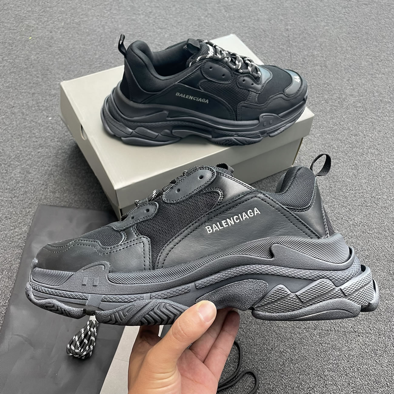 Balenciaga Triple S Triple Black 2018 Reissue Pre Distressed 512176 W09o1 1000 (4) - www.newkick.vip Balenciaga Triple S Triple Black 2018 Reissue Pre Distressed 512176 W09o1 1000 (4) - www.newkick.vip