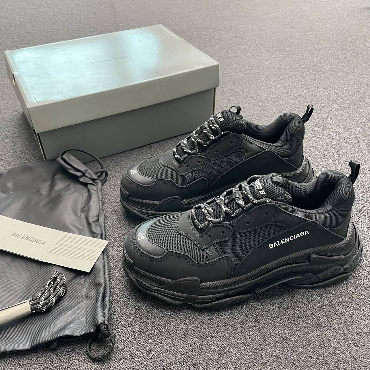 Balenciaga Triple S Black W 541624w09011000 (3) - www.newkick.vip