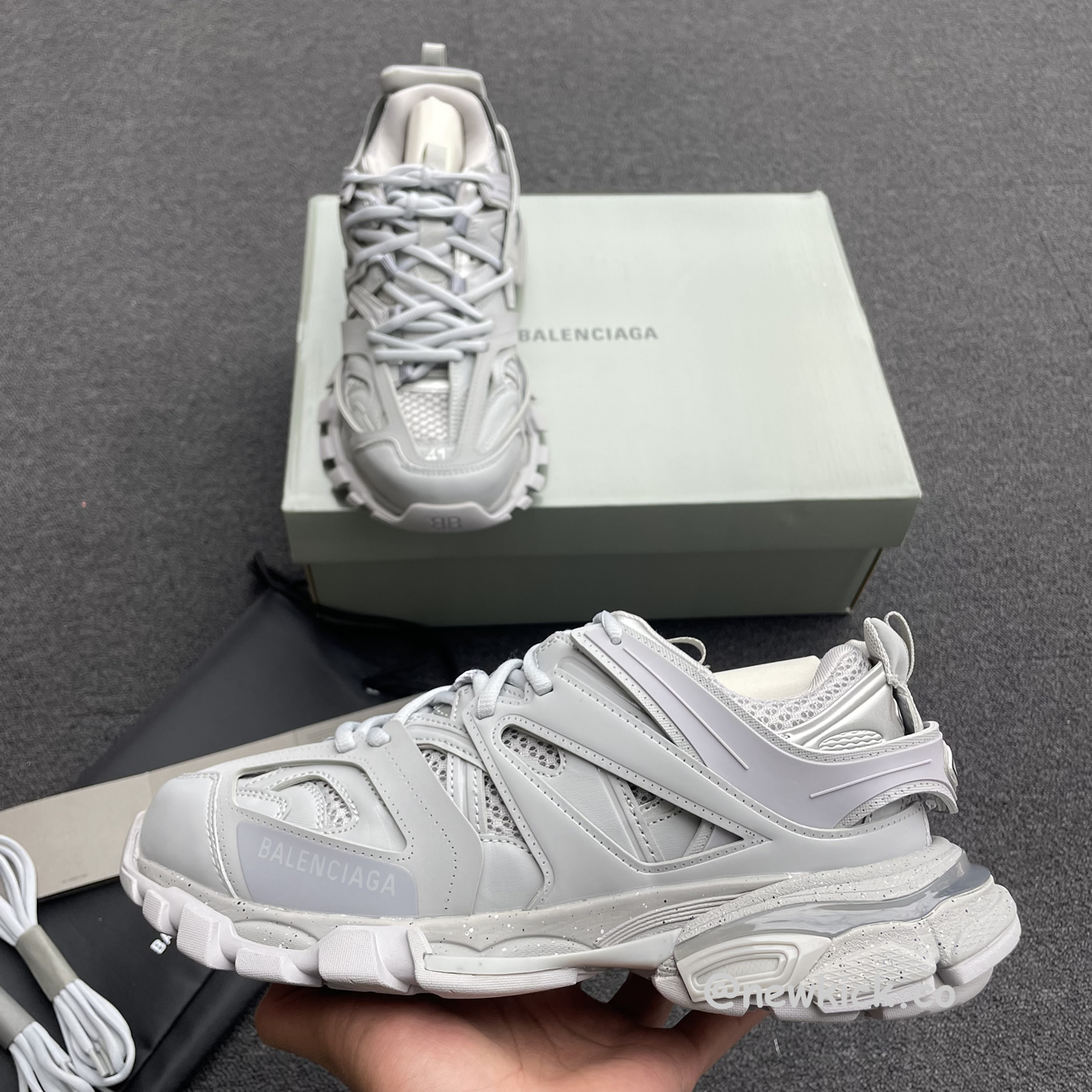 Balenciaga Track Light Grey W 542436w2la11203 (2) - www.newkick.vip Balenciaga Track Light Grey W 542436w2la11203 (2) - www.newkick.vip