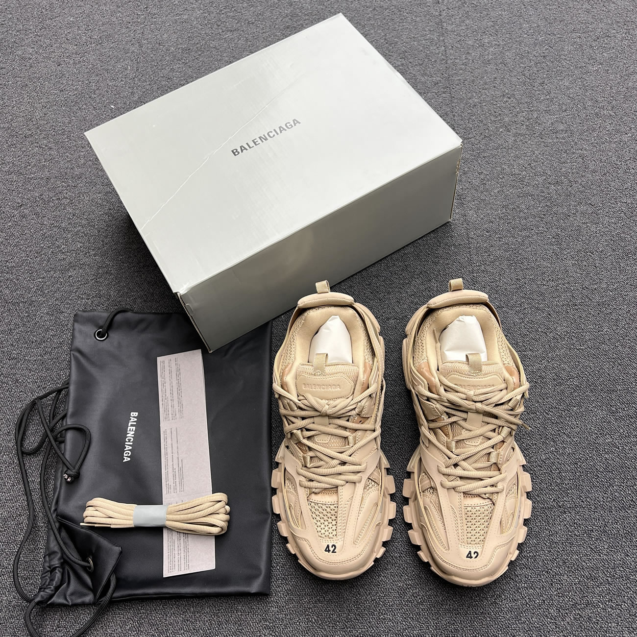 Balenciaga Track Beige W 542436w2la19870 (2) - www.newkick.vip Balenciaga Track Beige W 542436w2la19870 (2) - www.newkick.vip