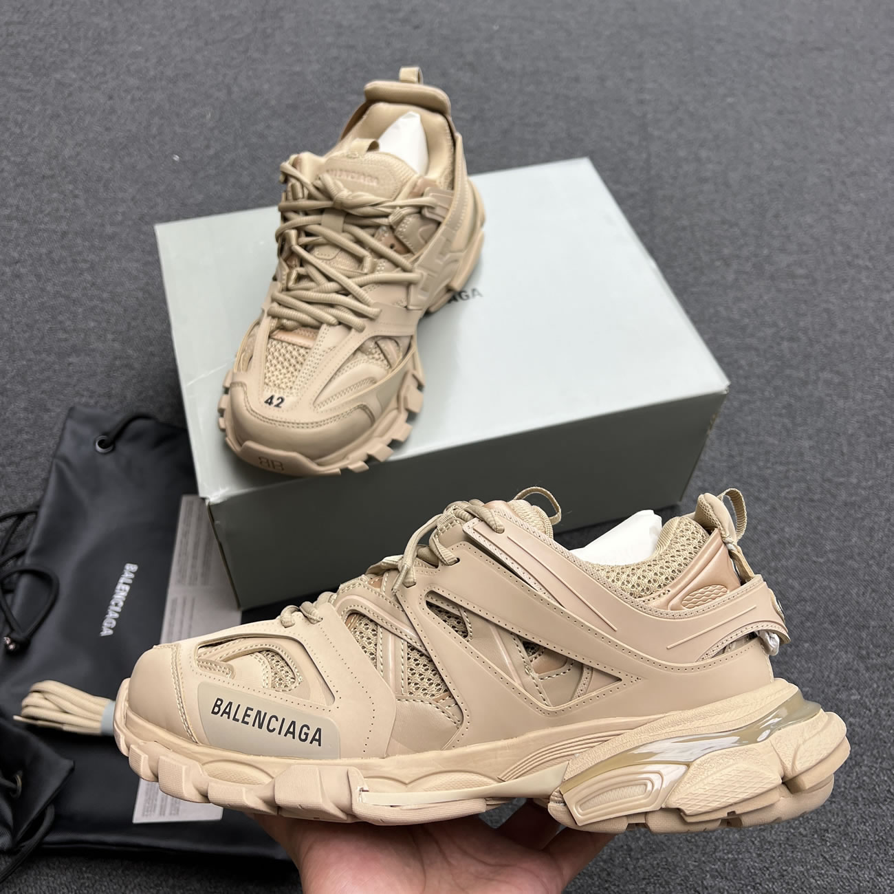 Balenciaga Track Beige W 542436w2la19870 (4) - www.newkick.vip