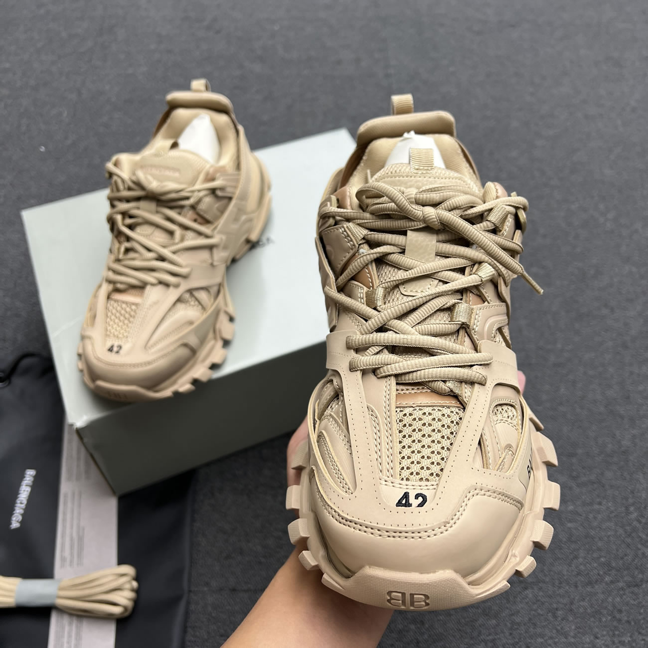 Balenciaga Track Beige W 542436w2la19870 (6) - www.newkick.vip