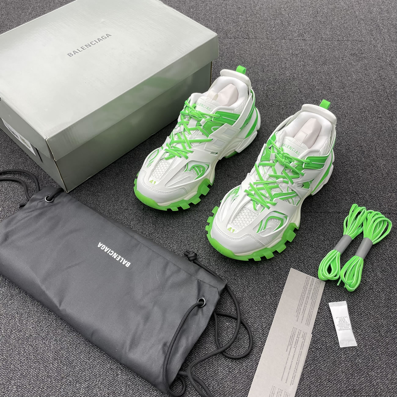 Balenciaga Track Led Sneaker 542436w3rl19035 (5) - www.newkick.vip Balenciaga Track Led Sneaker 542436w3rl19035 (5) - www.newkick.vip
