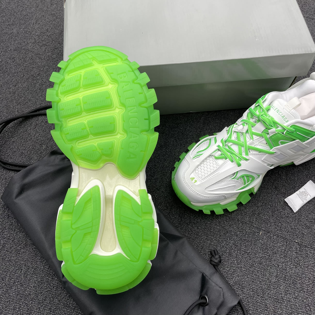 Balenciaga Track Led Sneaker 542436w3rl19035 (7) - www.newkick.vip Balenciaga Track Led Sneaker 542436w3rl19035 (7) - www.newkick.vip