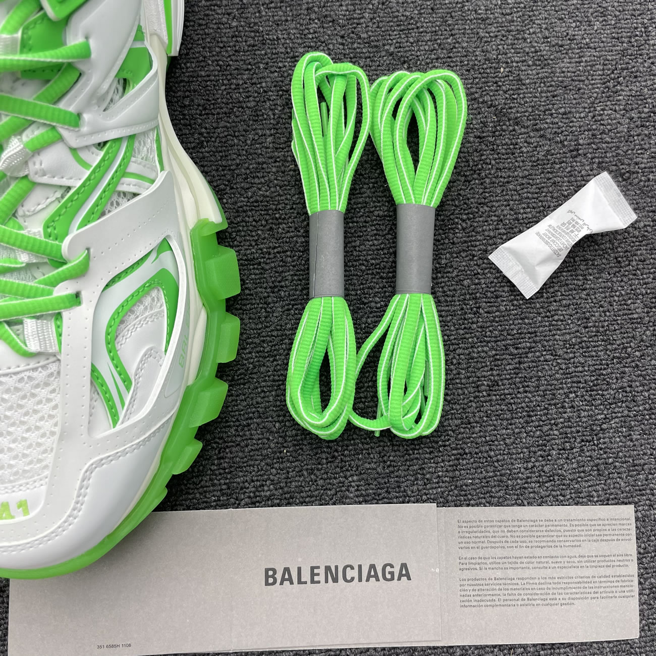 Balenciaga Track Led Sneaker 542436w3rl19035 (8) - www.newkick.vip Balenciaga Track Led Sneaker 542436w3rl19035 (8) - www.newkick.vip