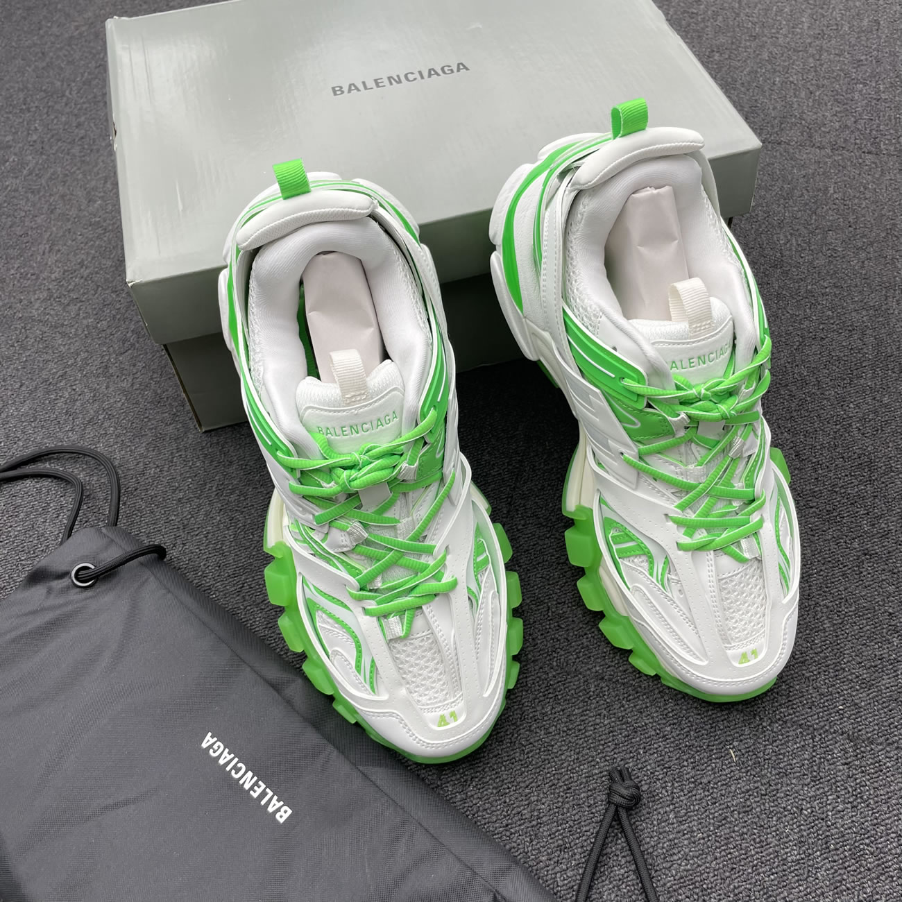 Balenciaga Track Led Sneaker 542436w3rl19035 (9) - www.newkick.vip Balenciaga Track Led Sneaker 542436w3rl19035 (9) - www.newkick.vip