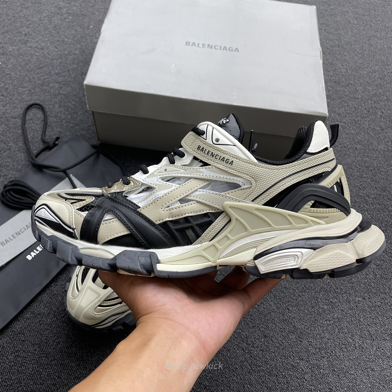 Balenciaga Track.2 Beige Black 568614w2gn38071 (16) - www.newkick.vip