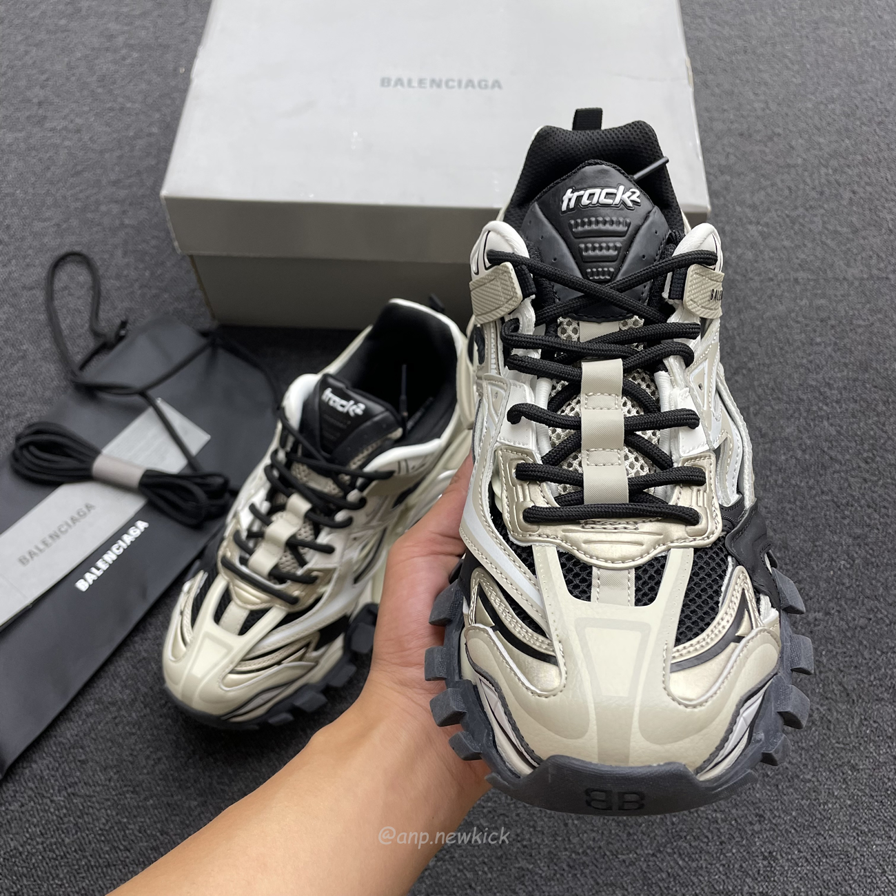 Balenciaga Track.2 Beige Black 568614w2gn38071 (17) - www.newkick.vip
