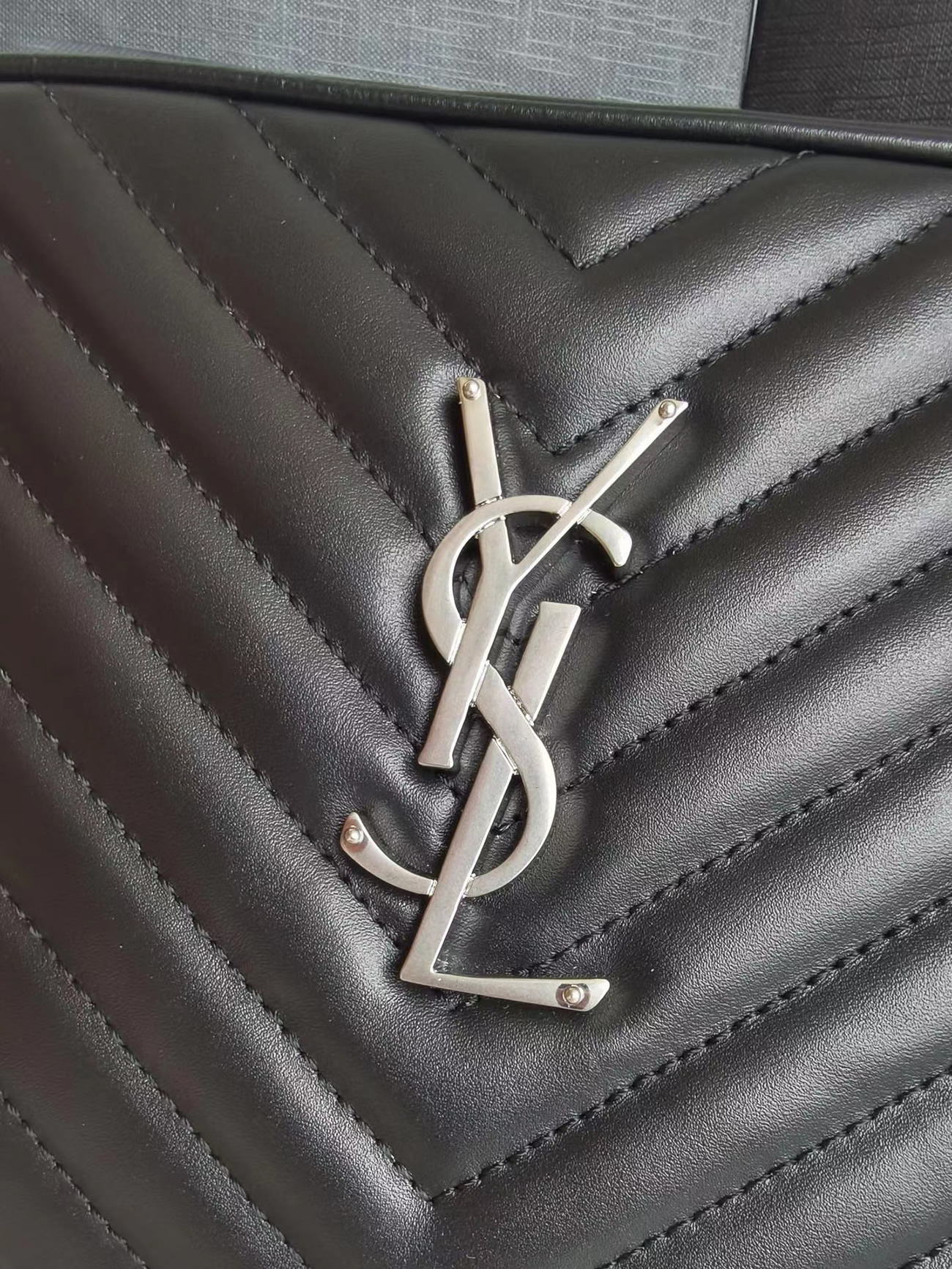 Saint Laurent Lou Crossbody Bag Quilted Black 612544dv7041242 (8) - www.newkick.vip