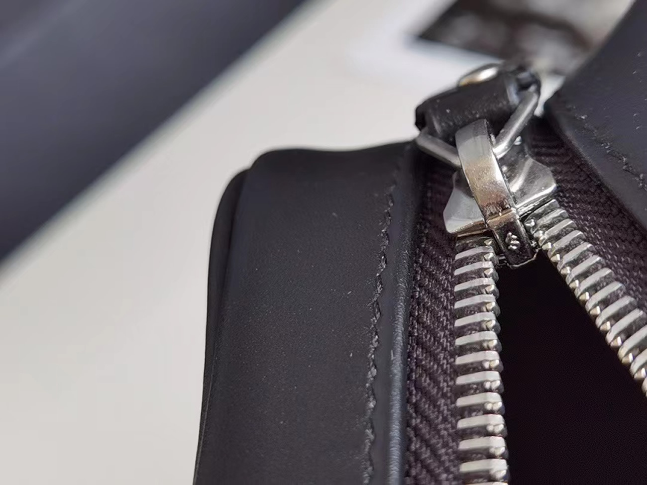 Saint Laurent Lou Crossbody Bag Quilted Black 612544dv7041242 (9) - www.newkick.vip