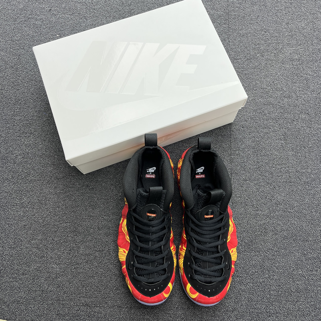 Nike Air Foamposite One Supreme Black Red 652792 001 600 (12) - www.newkick.vip