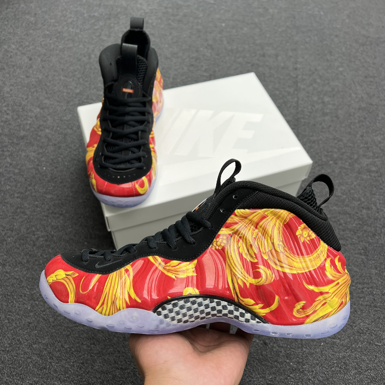 Nike Air Foamposite One Supreme Black Red 652792 001 600 (13) - www.newkick.vip