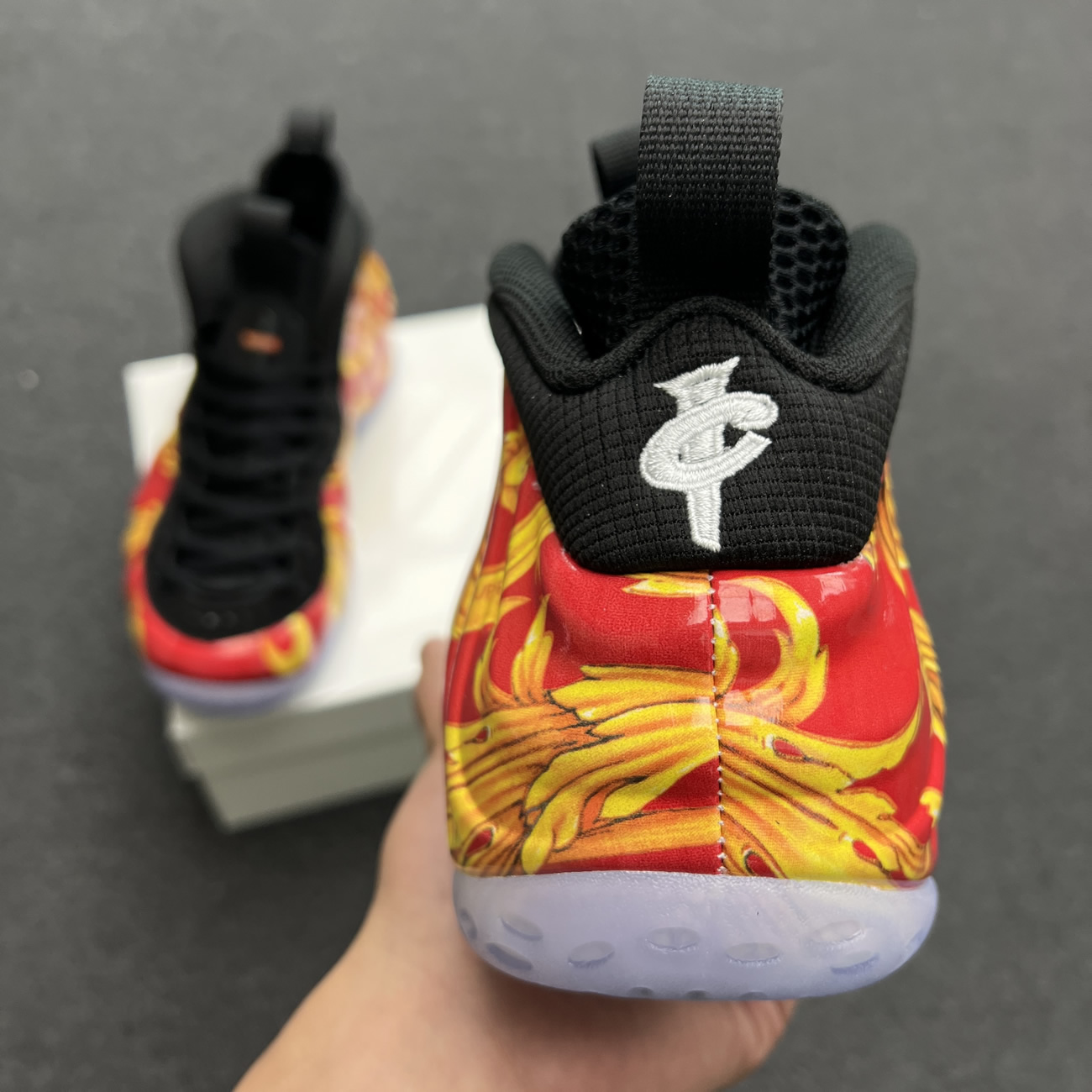 Nike Air Foamposite One Supreme Black Red 652792 001 600 (14) - www.newkick.vip