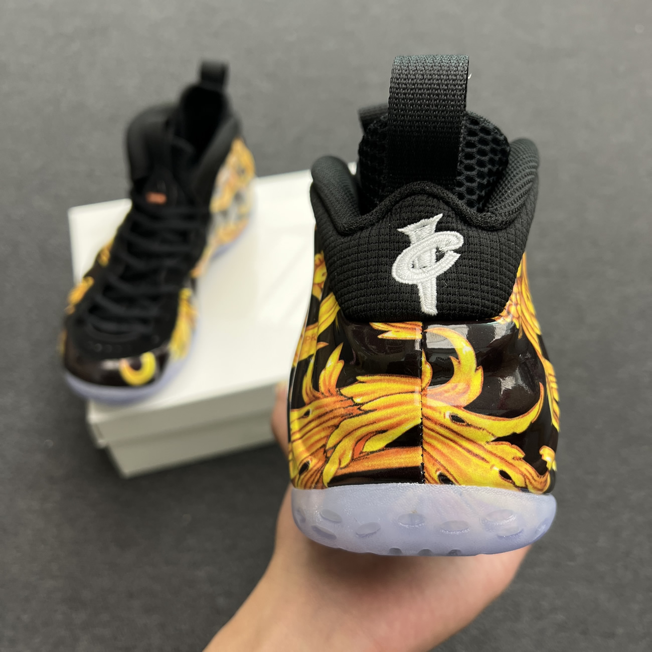 Nike Air Foamposite One Supreme Black Red 652792 001 600 (17) - www.newkick.vip