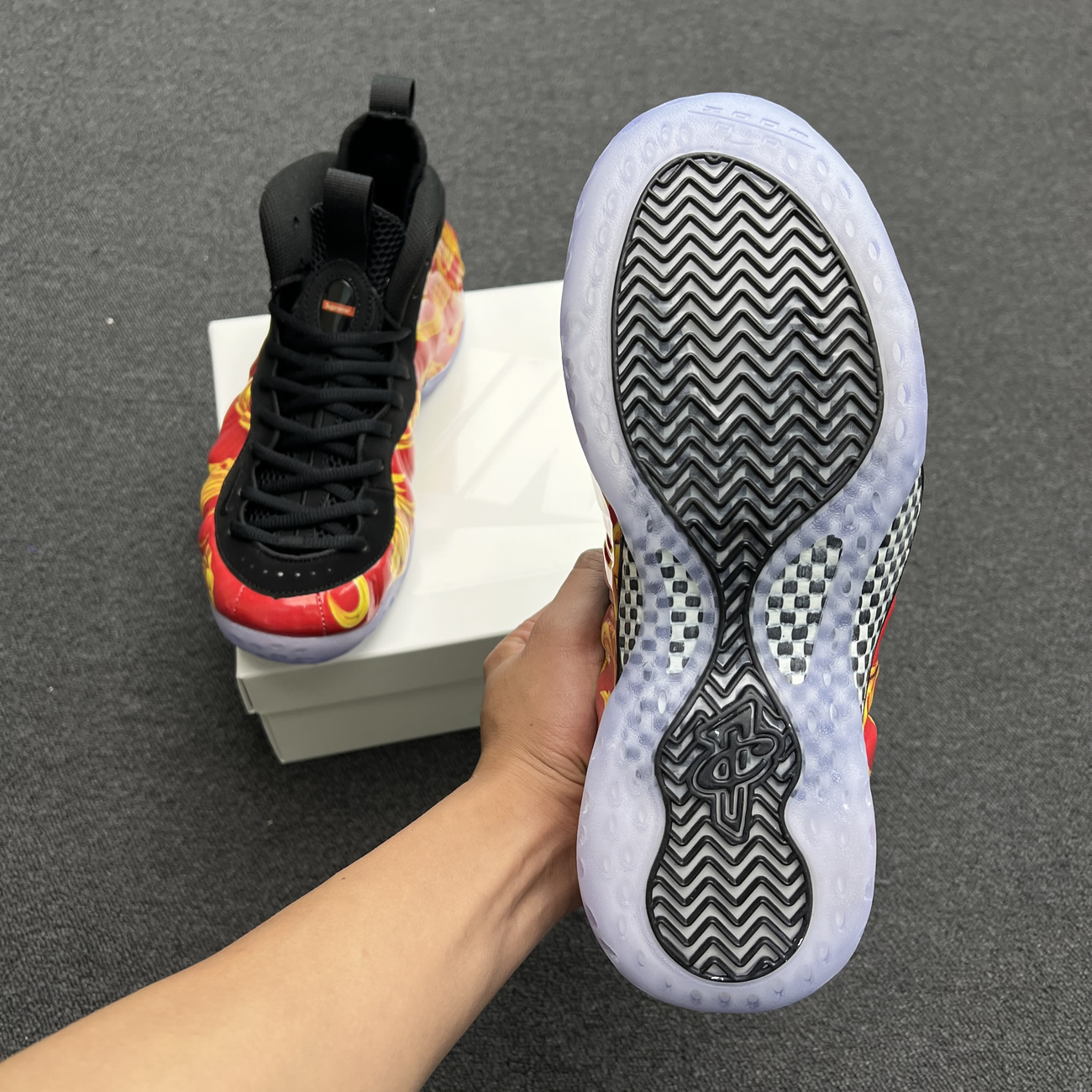 Nike Air Foamposite One Supreme Black Red 652792 001 600 (8) - www.newkick.vip