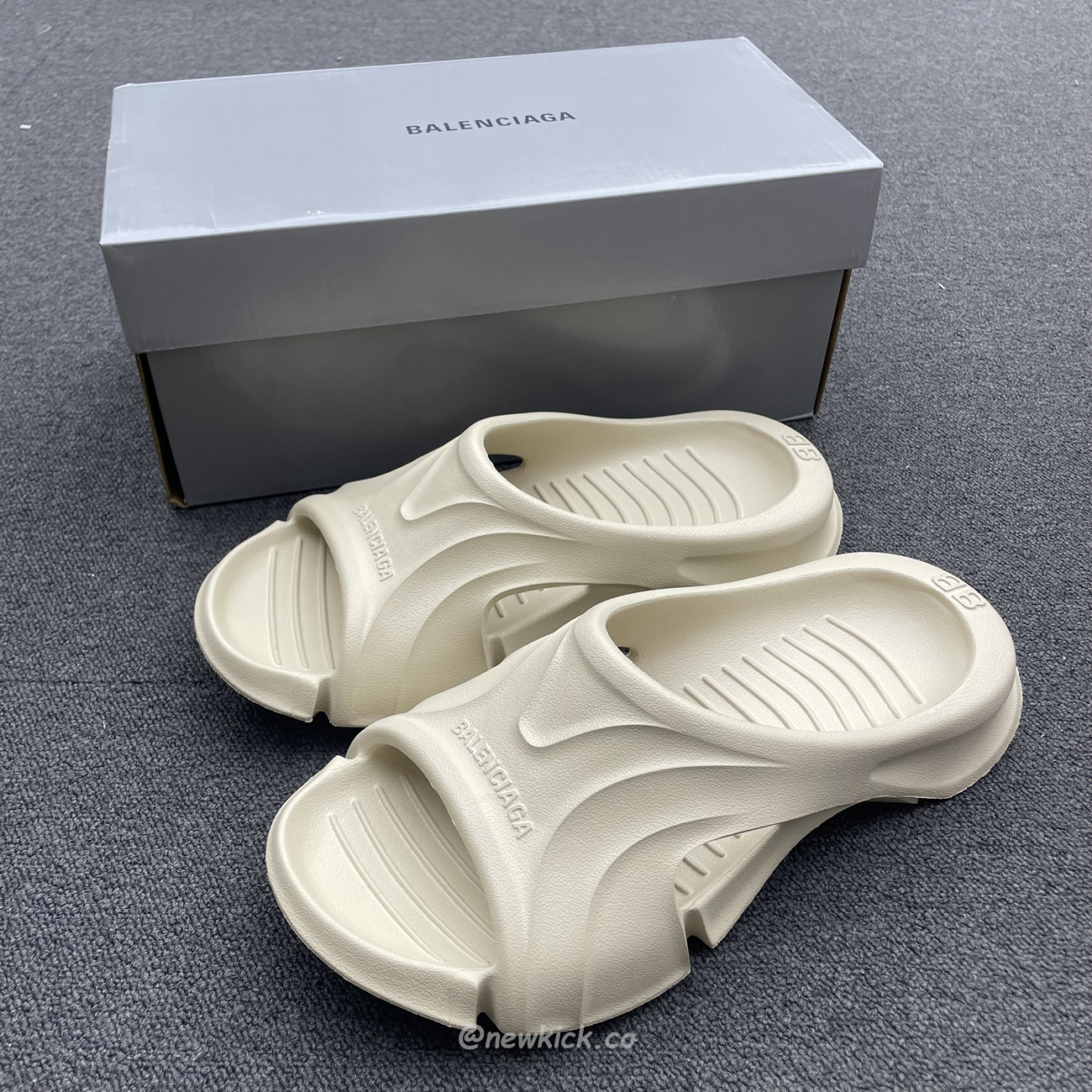 Balenciaga Mold Slide Sandal Black Beige 653874w3ce21000 (10) - www.newkick.vip