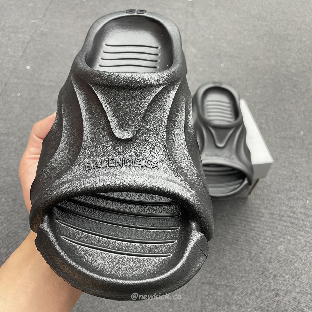 Balenciaga Mold Slide Sandal Black Beige 653874w3ce21000 (12) - www.newkick.vip