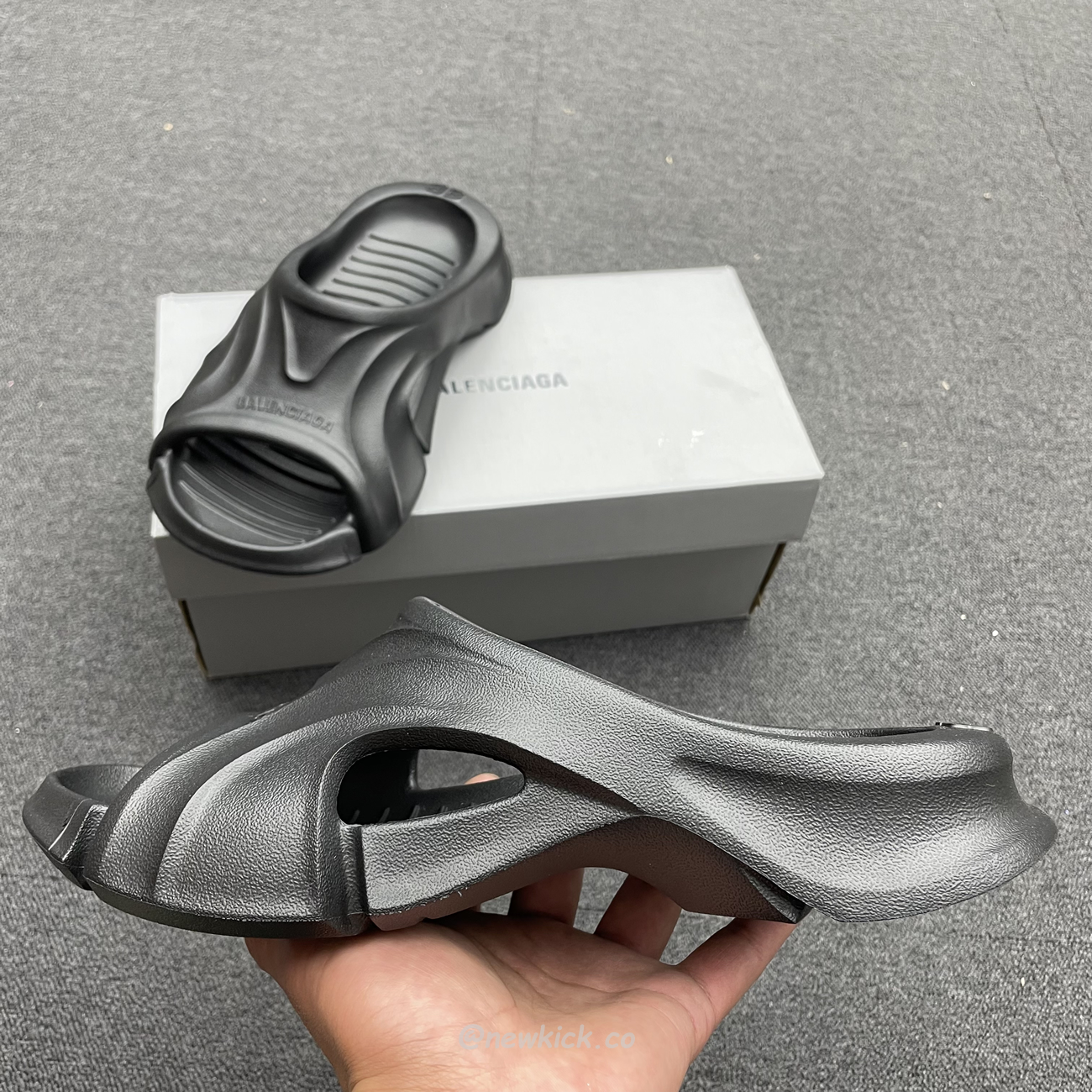 Balenciaga Mold Slide Sandal Black Beige 653874w3ce21000 (17) - www.newkick.vip