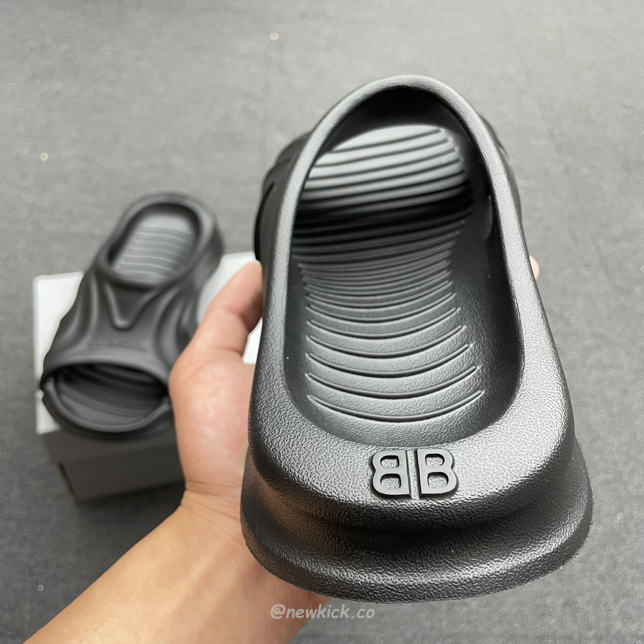 Balenciaga Mold Slide Sandal Black Beige 653874w3ce21000 (18) - www.newkick.vip