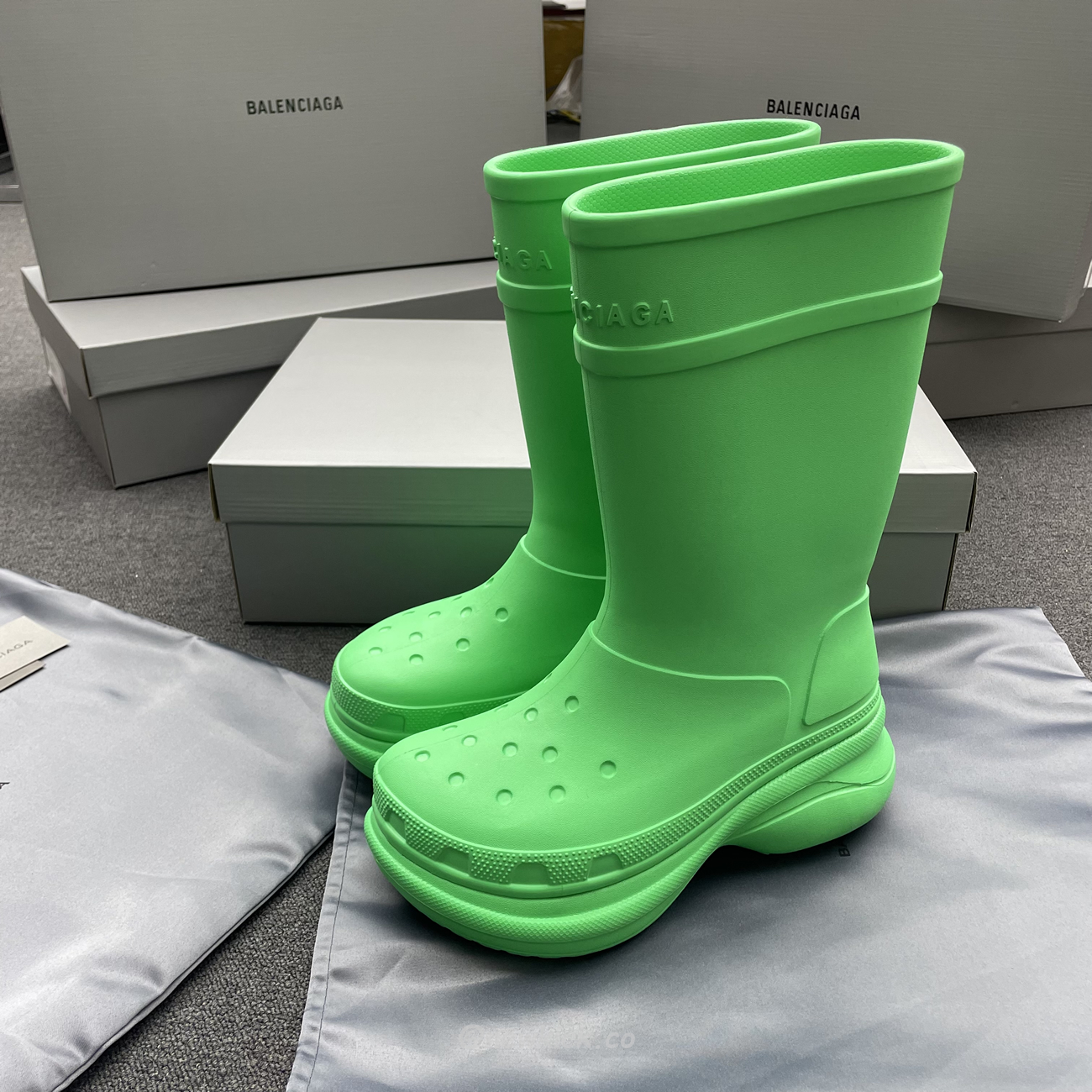 Balenciaga X Crocs Boot Black White Green Bright Pink Beige Rubber 677388w1s8e1000 (12) - www.newkick.vip