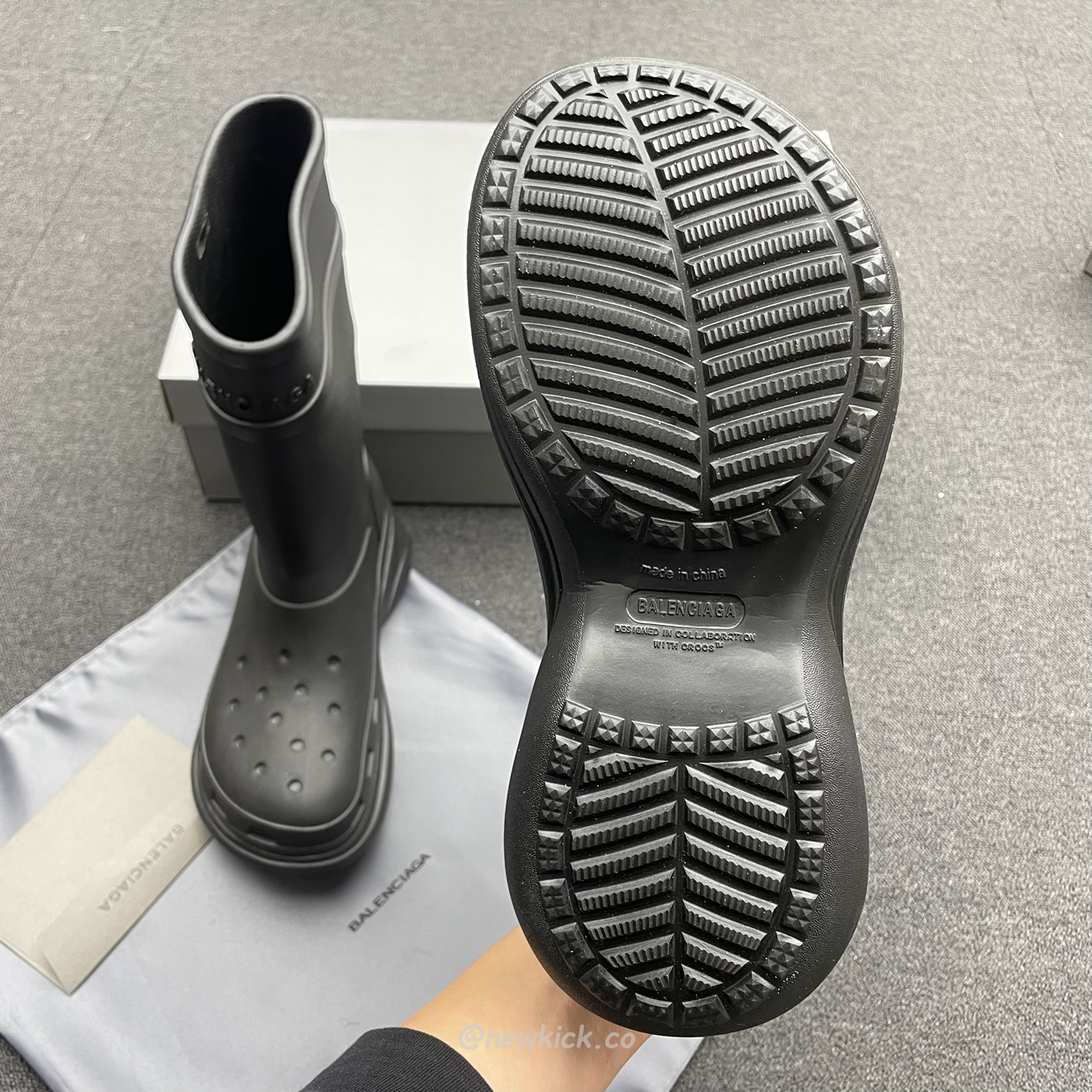 Balenciaga X Crocs Boot Black White Green Bright Pink Beige Rubber 677388w1s8e1000 (2) - www.newkick.vip