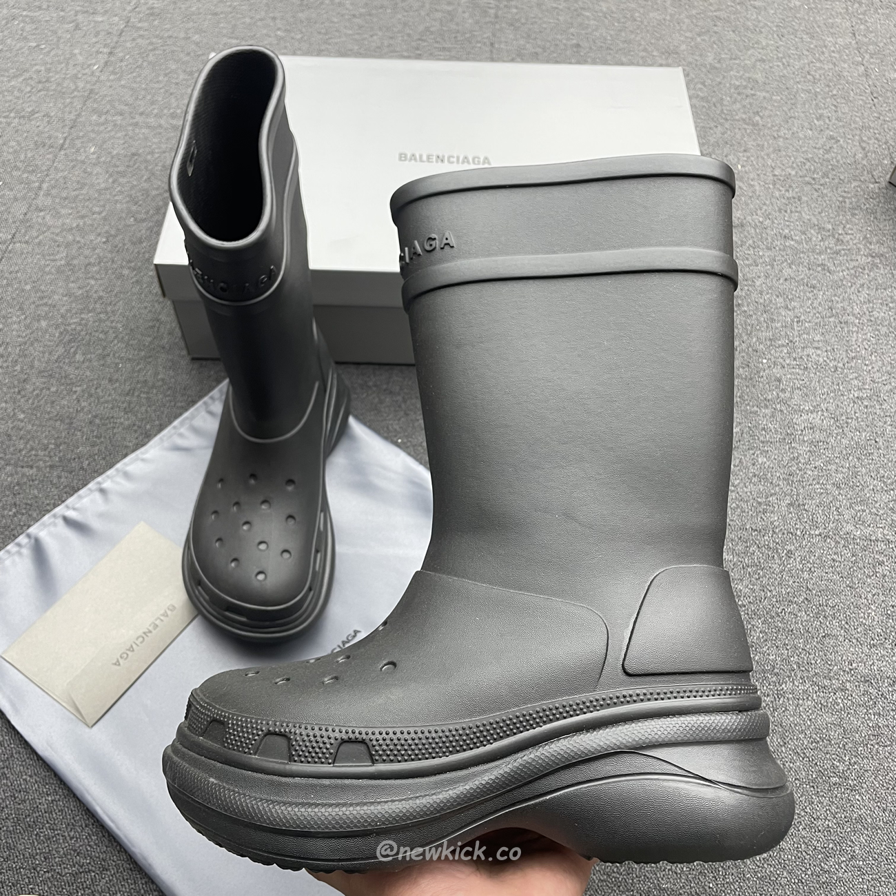 Balenciaga X Crocs Boot Black White Green Bright Pink Beige Rubber 677388w1s8e1000 (3) - www.newkick.vip