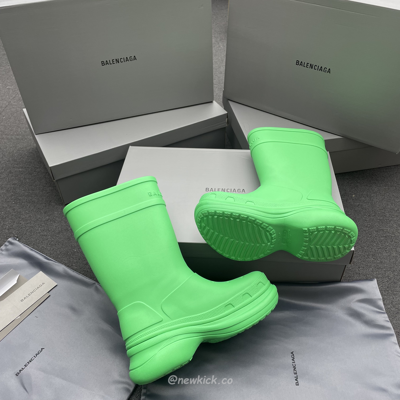 Balenciaga X Crocs Boot Black White Green Bright Pink Beige Rubber 677388w1s8e1000 (9) - www.newkick.vip