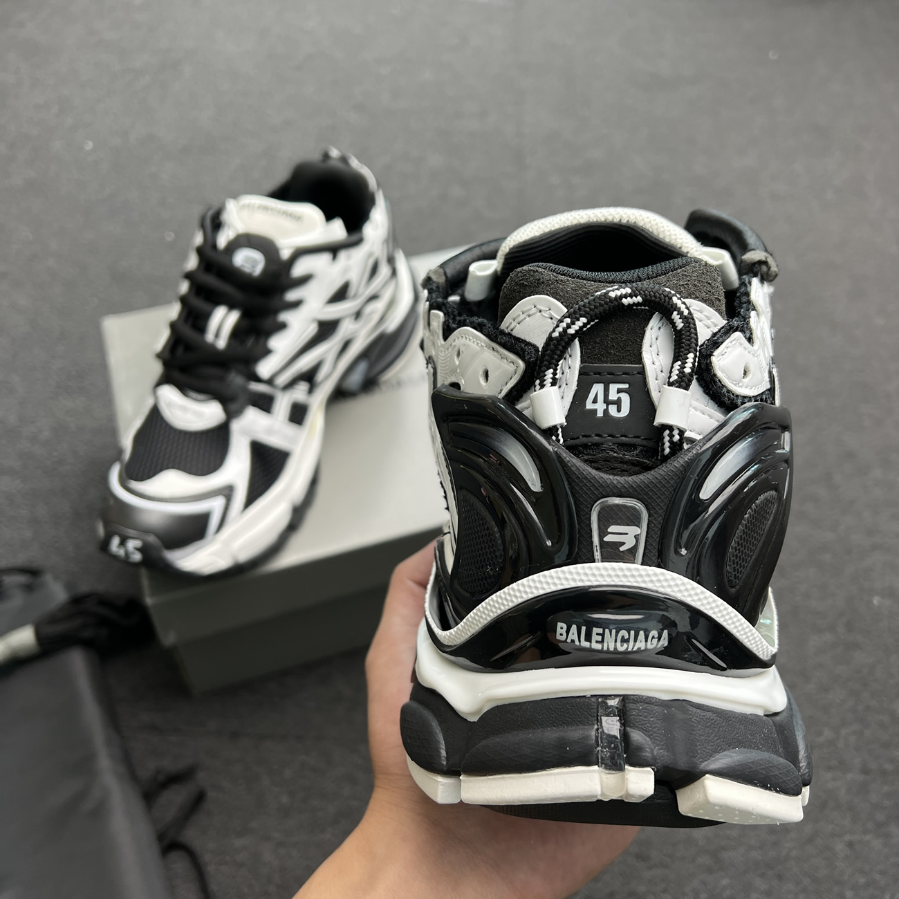 Balenciaga Runner White Black White 677403w3rb29010 (8) - www.newkick.vip Balenciaga Runner White Black White 677403w3rb29010 (8) - www.newkick.vip