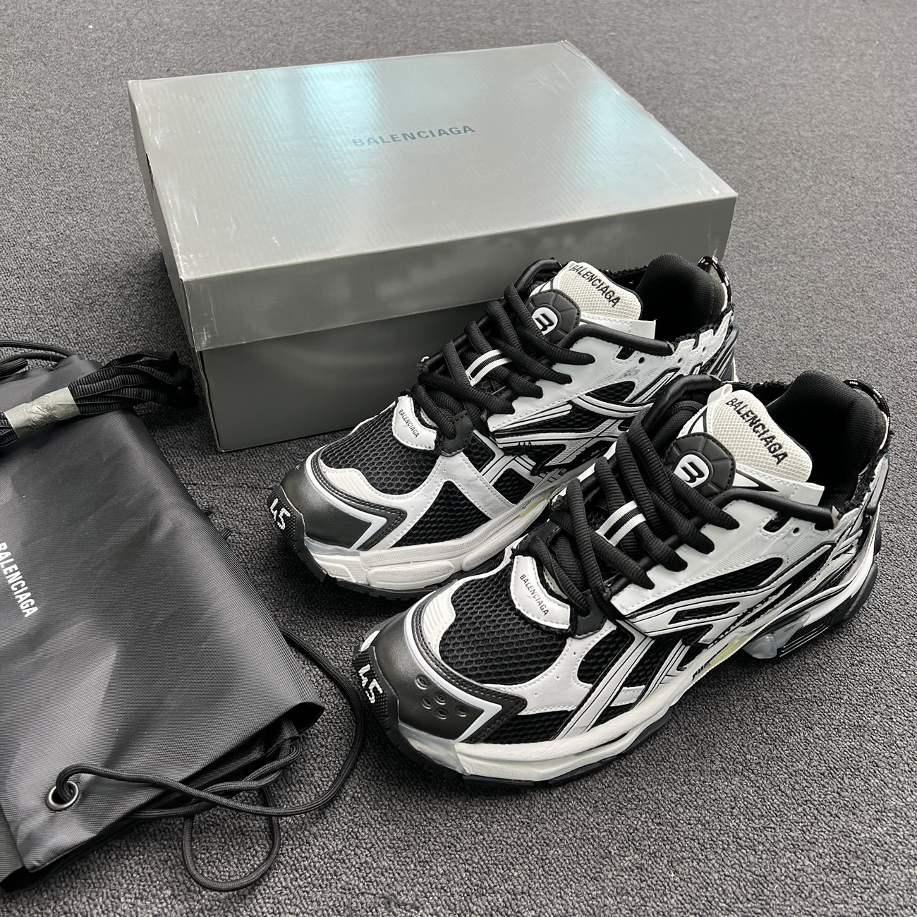 Balenciaga Runner White Black White 677403w3rb29010 (10) - www.newkick.vip