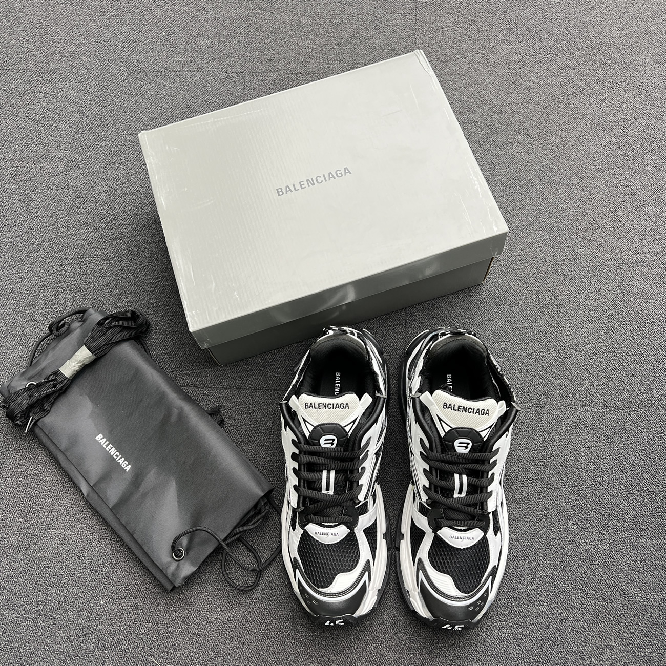 Balenciaga Runner White Black White 677403w3rb29010 (11) - www.newkick.vip