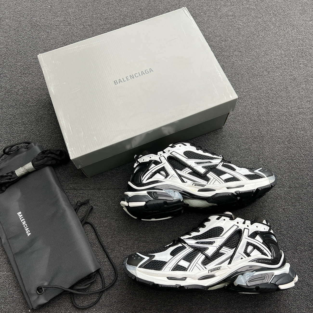Balenciaga Runner White Black White 677403w3rb29010 (12) - www.newkick.vip