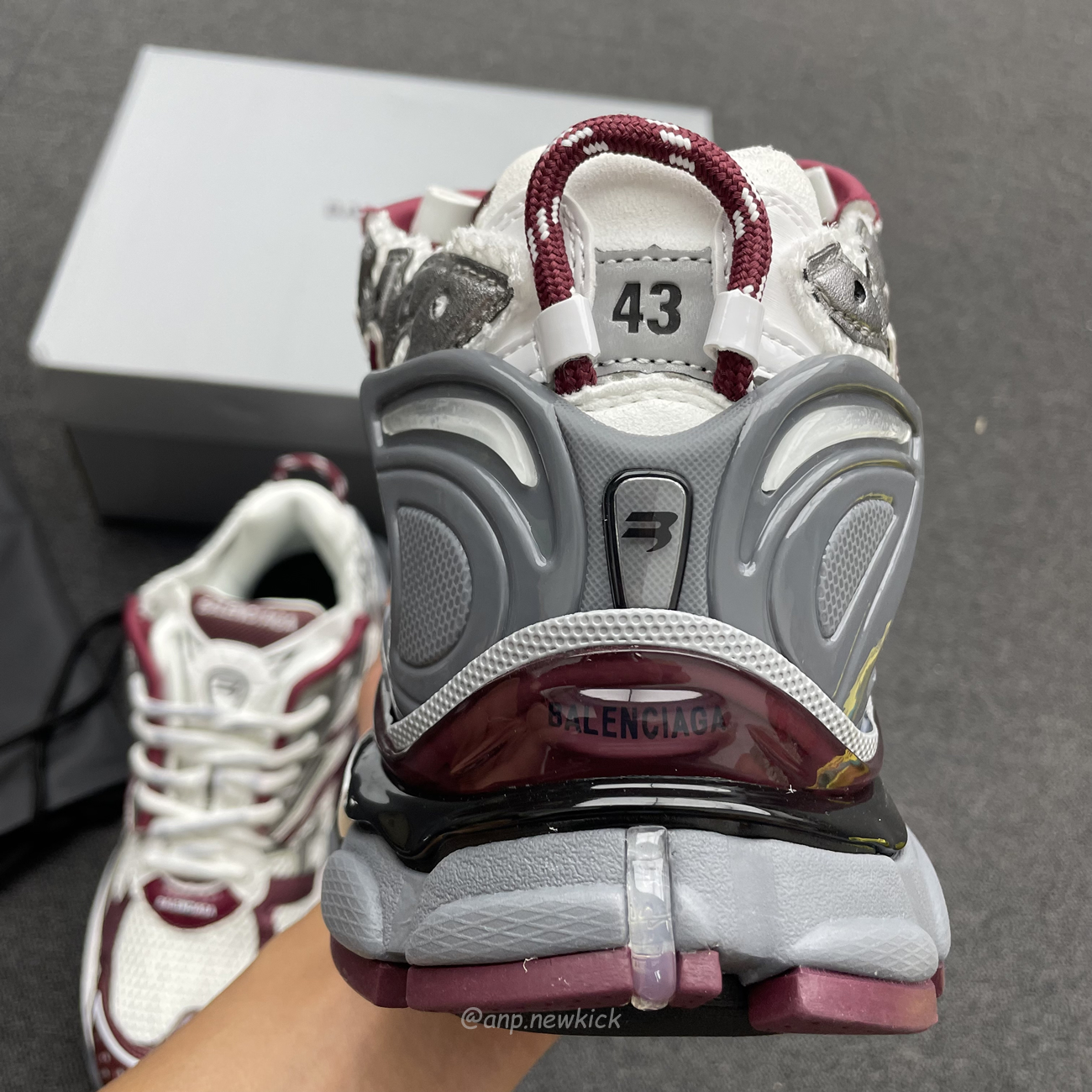 Balenciaga Runner Burgundy 677403w3rb3 (13) - www.newkick.vip