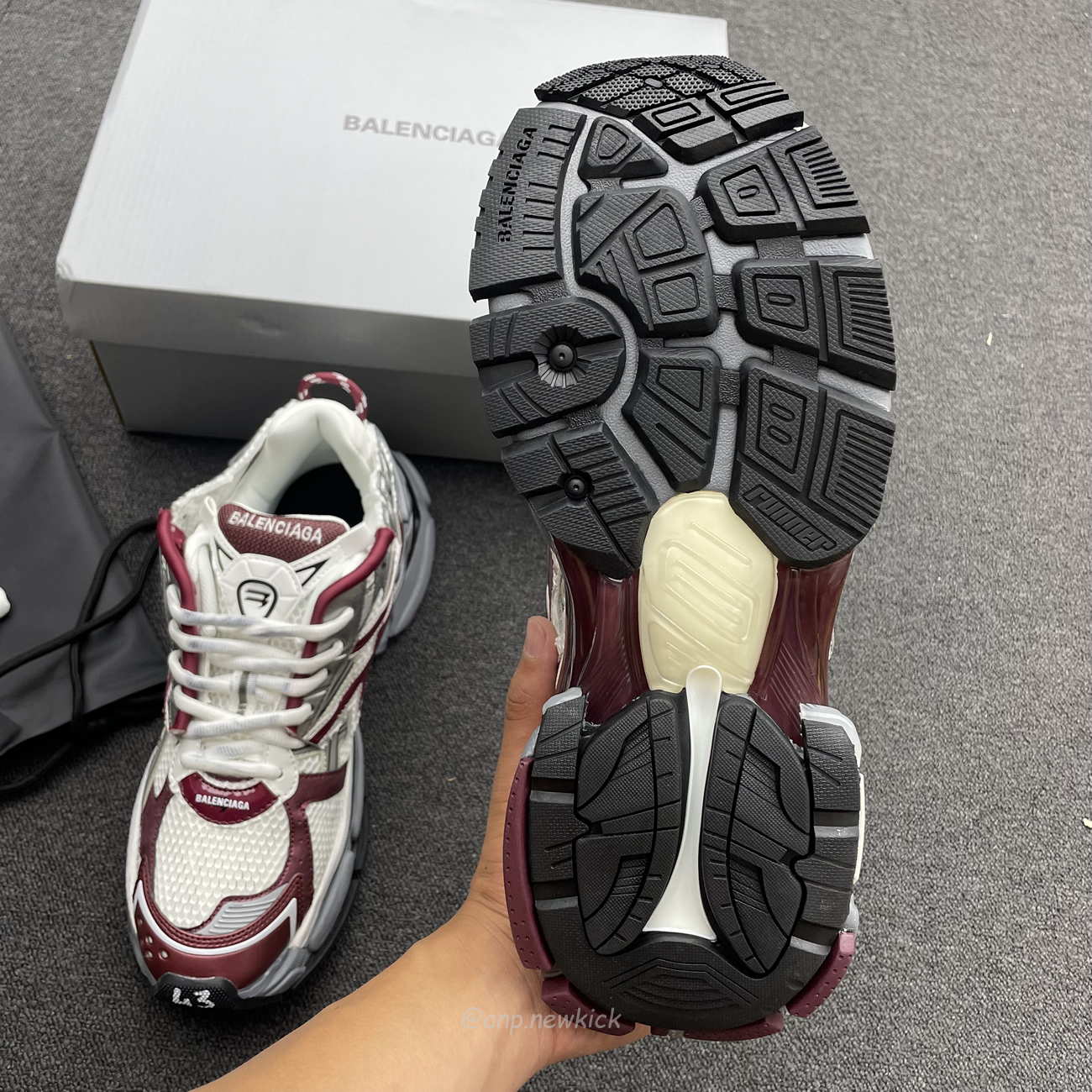 Balenciaga Runner Burgundy 677403w3rb3 (14) - www.newkick.vip