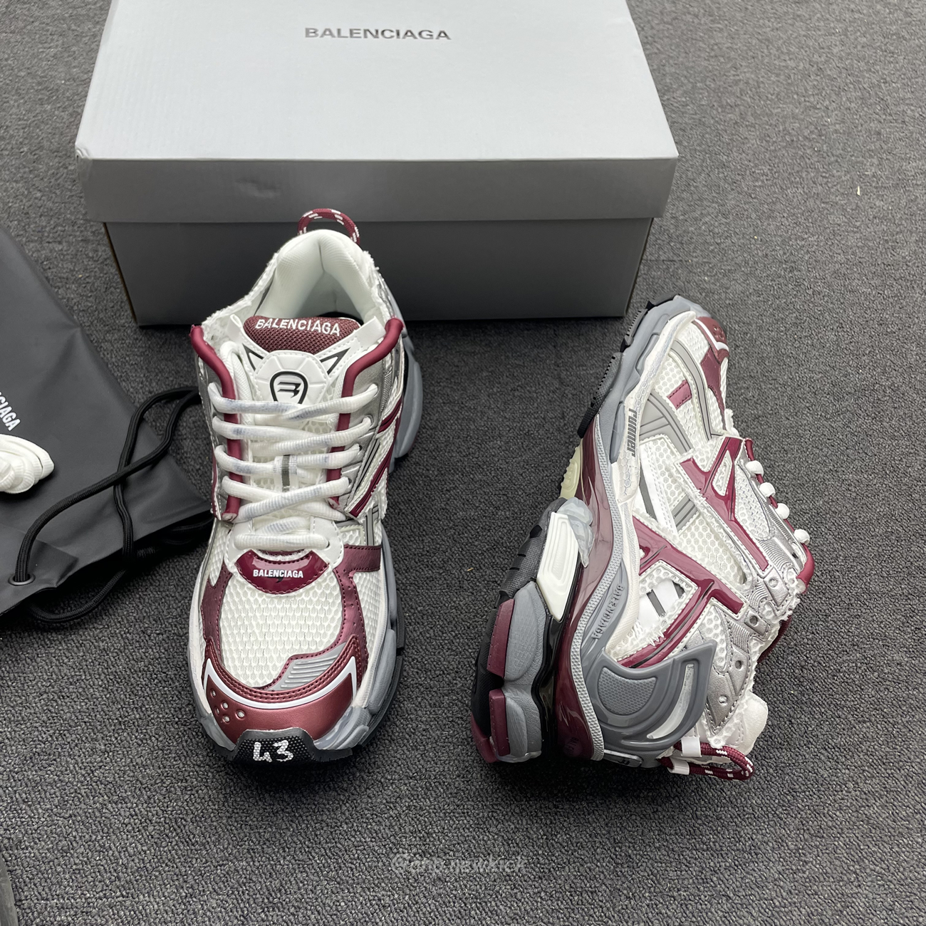 Balenciaga Runner Burgundy 677403w3rb3 (15) - www.newkick.vip