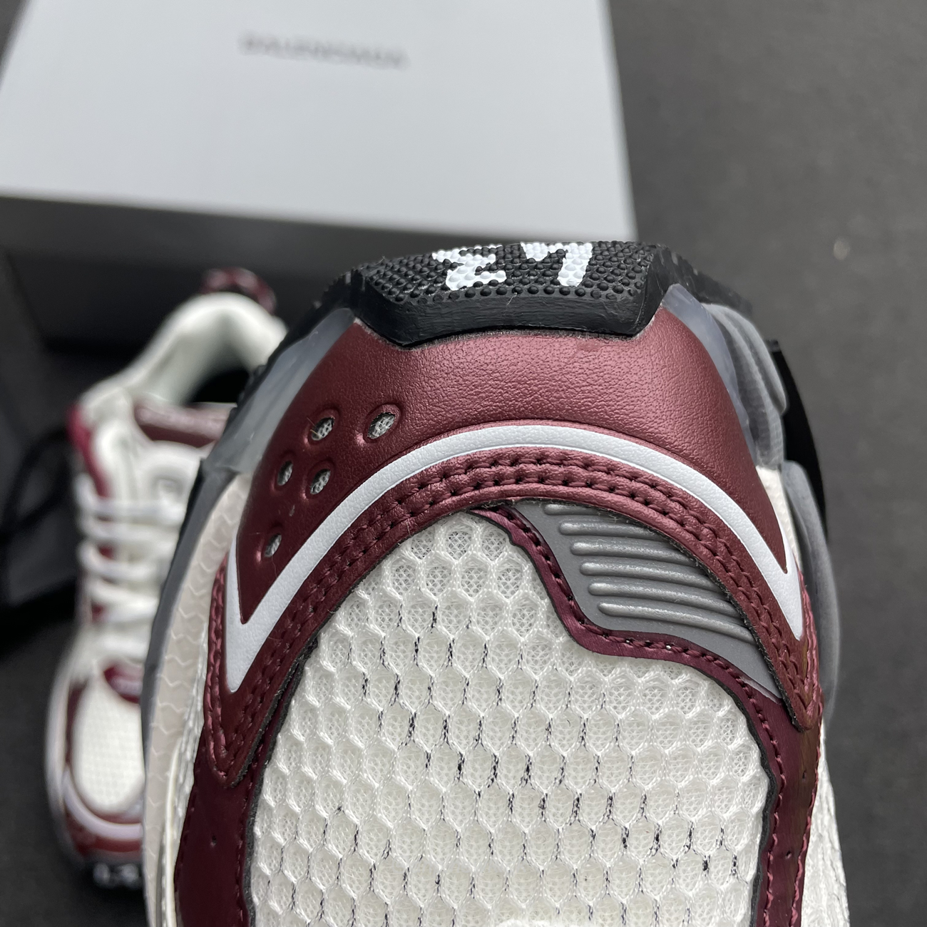 Balenciaga Runner Burgundy 677403w3rb3 (7) - www.newkick.vip
