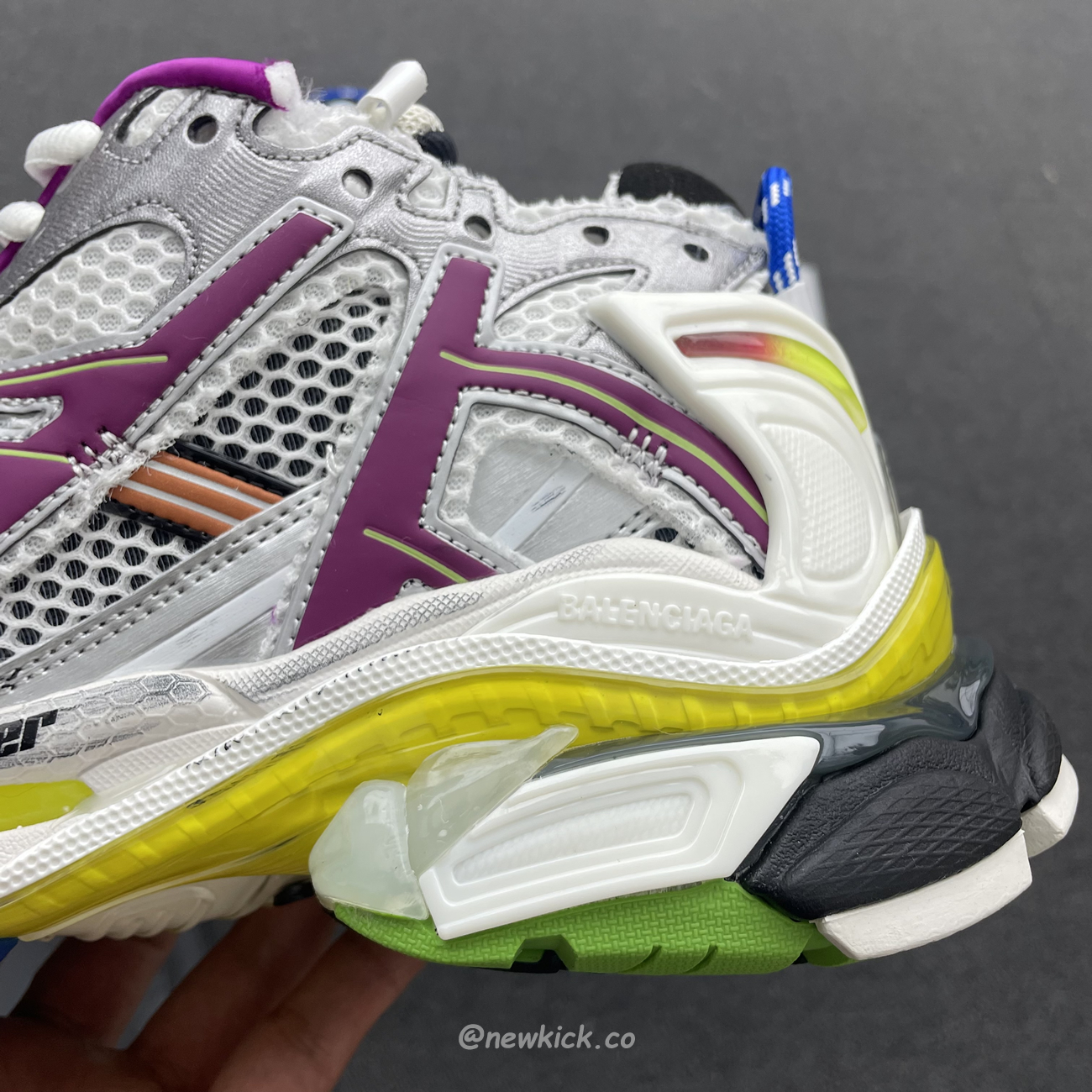 Balenciaga Runner Multicolor 677403w3rb68123 (9) - www.newkick.vip