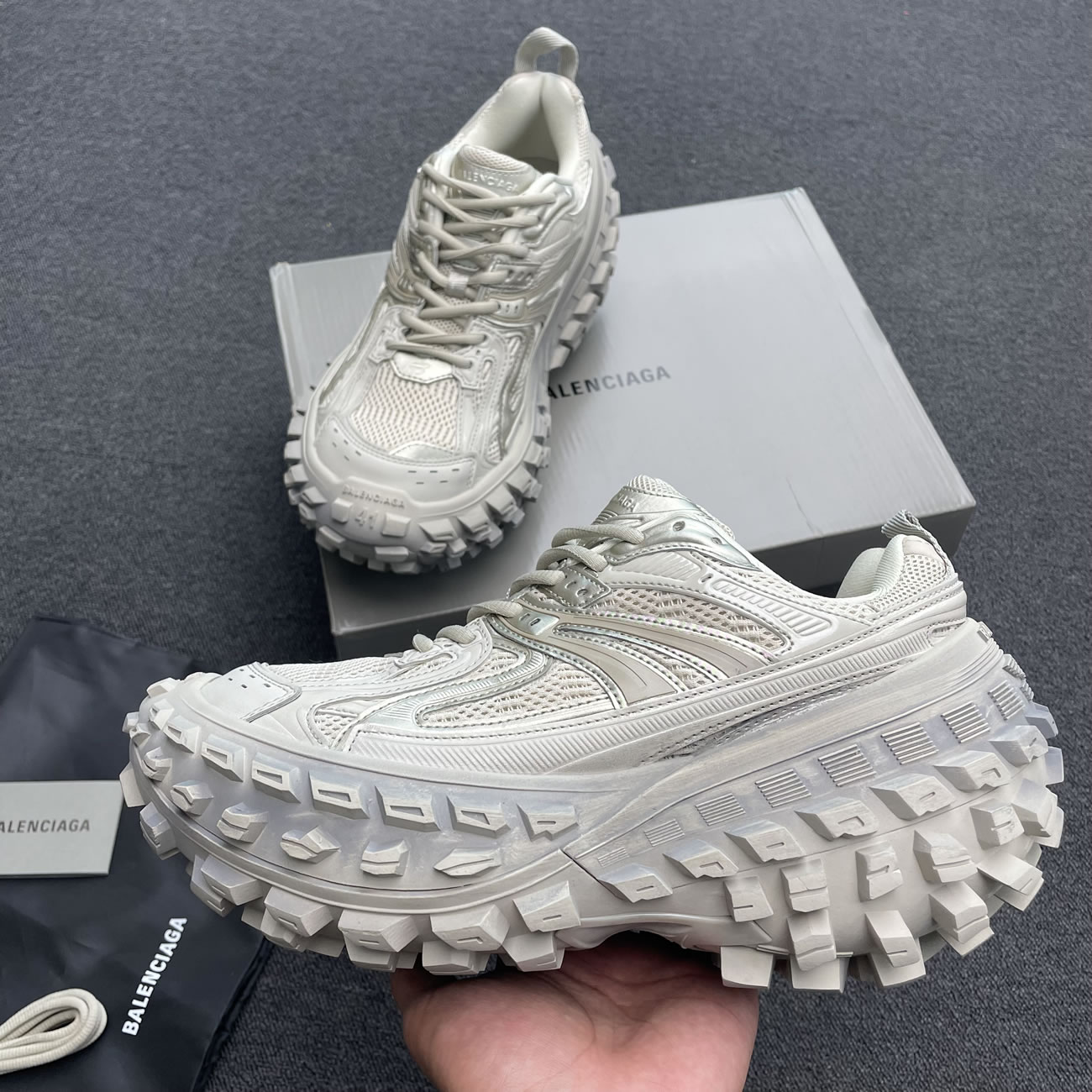 Balenciaga Defender Green Black Grey Navy Beige (3) - www.newkick.vip Balenciaga Defender Green Black Grey Navy Beige (3) - www.newkick.vip