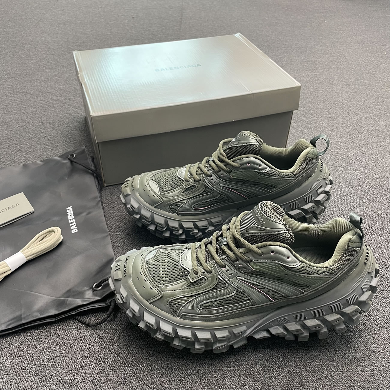 Balenciaga Defender Green Black Grey Navy Beige (32) - www.newkick.vip Balenciaga Defender Green Black Grey Navy Beige (32) - www.newkick.vip