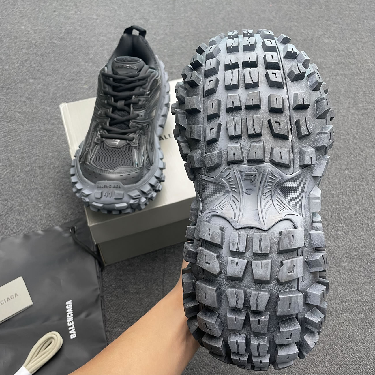 Balenciaga Defender Green Black Grey Navy Beige (10) - www.newkick.vip