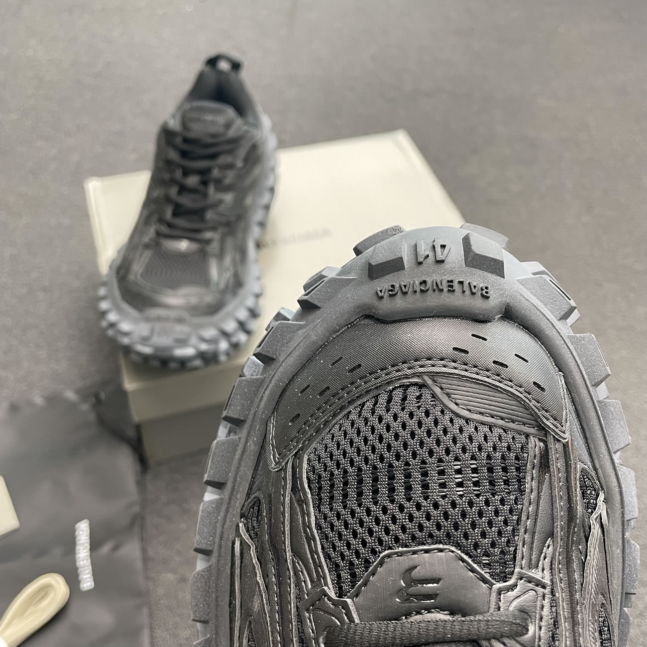 Balenciaga Defender Green Black Grey Navy Beige (12) - www.newkick.vip