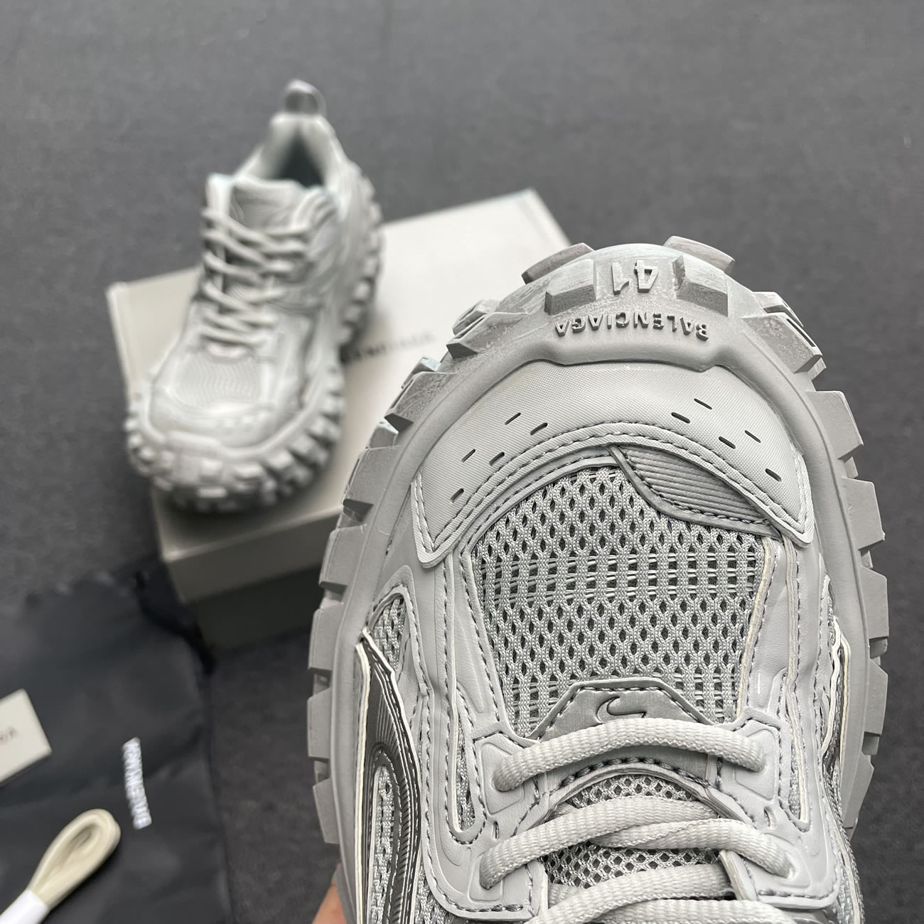 Balenciaga Defender Green Black Grey Navy Beige (22) - www.newkick.vip