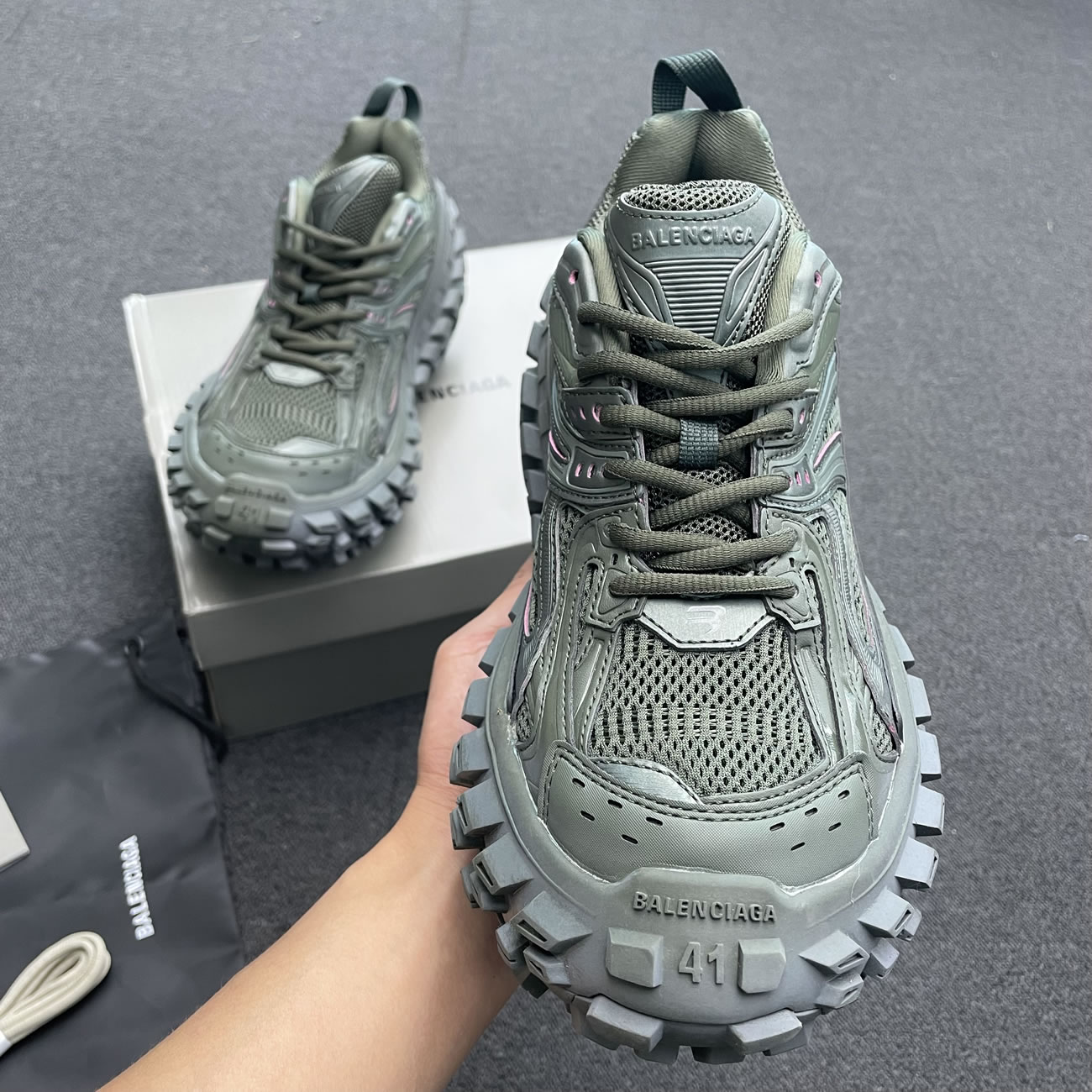 Balenciaga Defender Green Black Grey Navy Beige (34) - www.newkick.vip