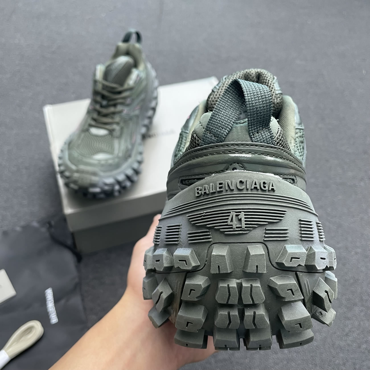 Balenciaga Defender Green Black Grey Navy Beige (35) - www.newkick.vip