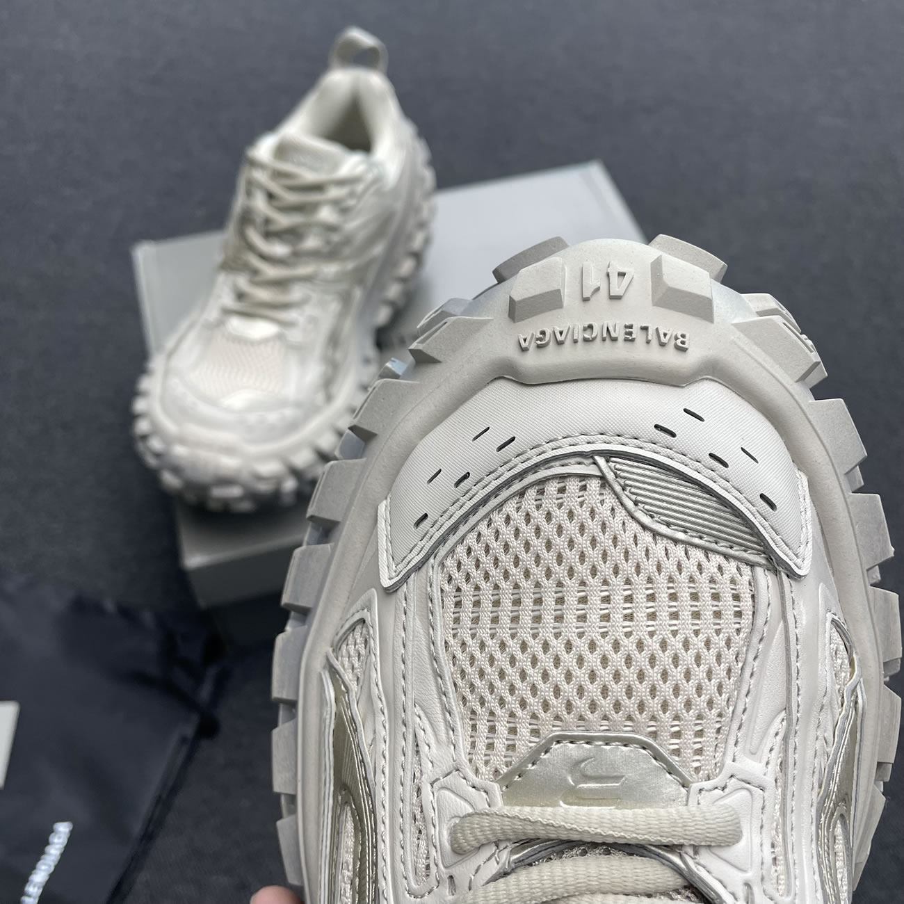 Balenciaga Defender Green Black Grey Navy Beige (6) - www.newkick.vip