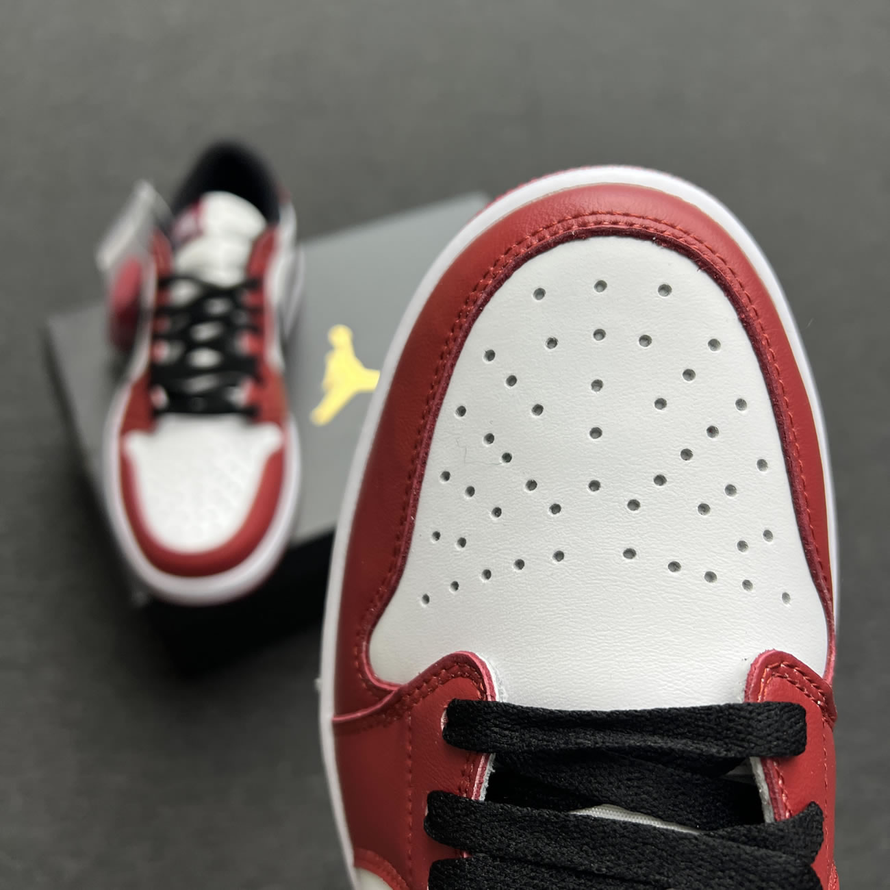 Jordan 1 Retro Low Chicago 2016 705329 600 (3) - www.newkick.vip