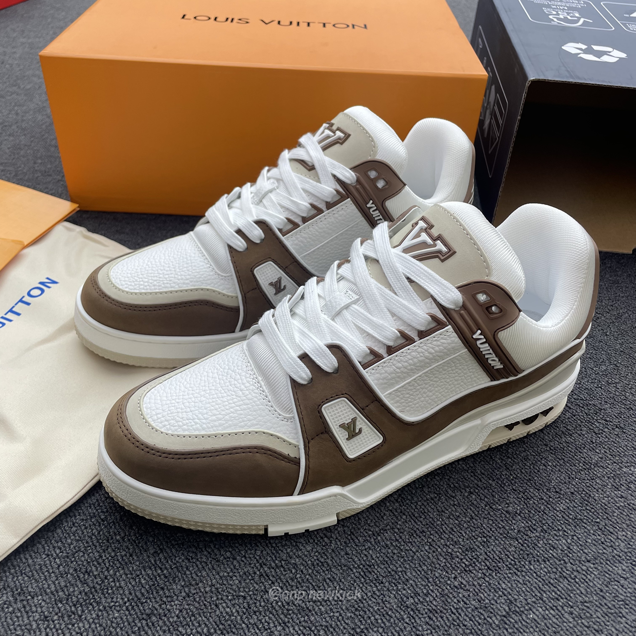 Louis Vuitton Lv Trainer White Brown Ag6u3amdbjn430 (3) - www.newkick.vip