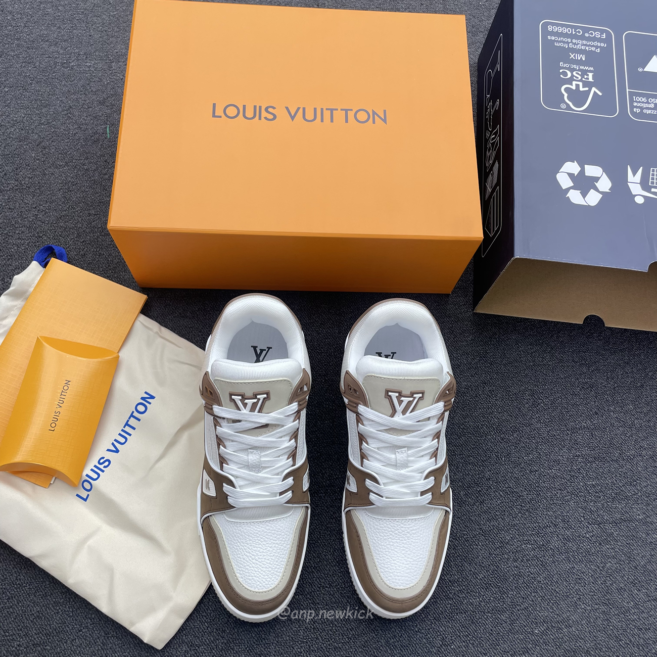 Louis Vuitton Lv Trainer White Brown Ag6u3amdbjn430 (4) - www.newkick.vip
