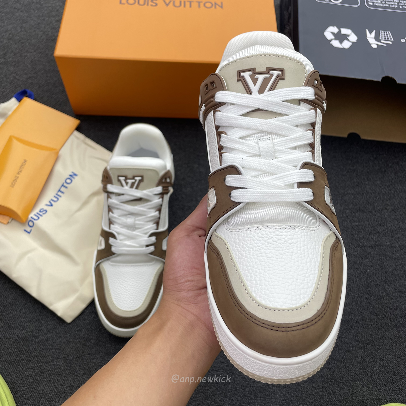 Louis Vuitton Lv Trainer White Brown Ag6u3amdbjn430 (8) - www.newkick.vip