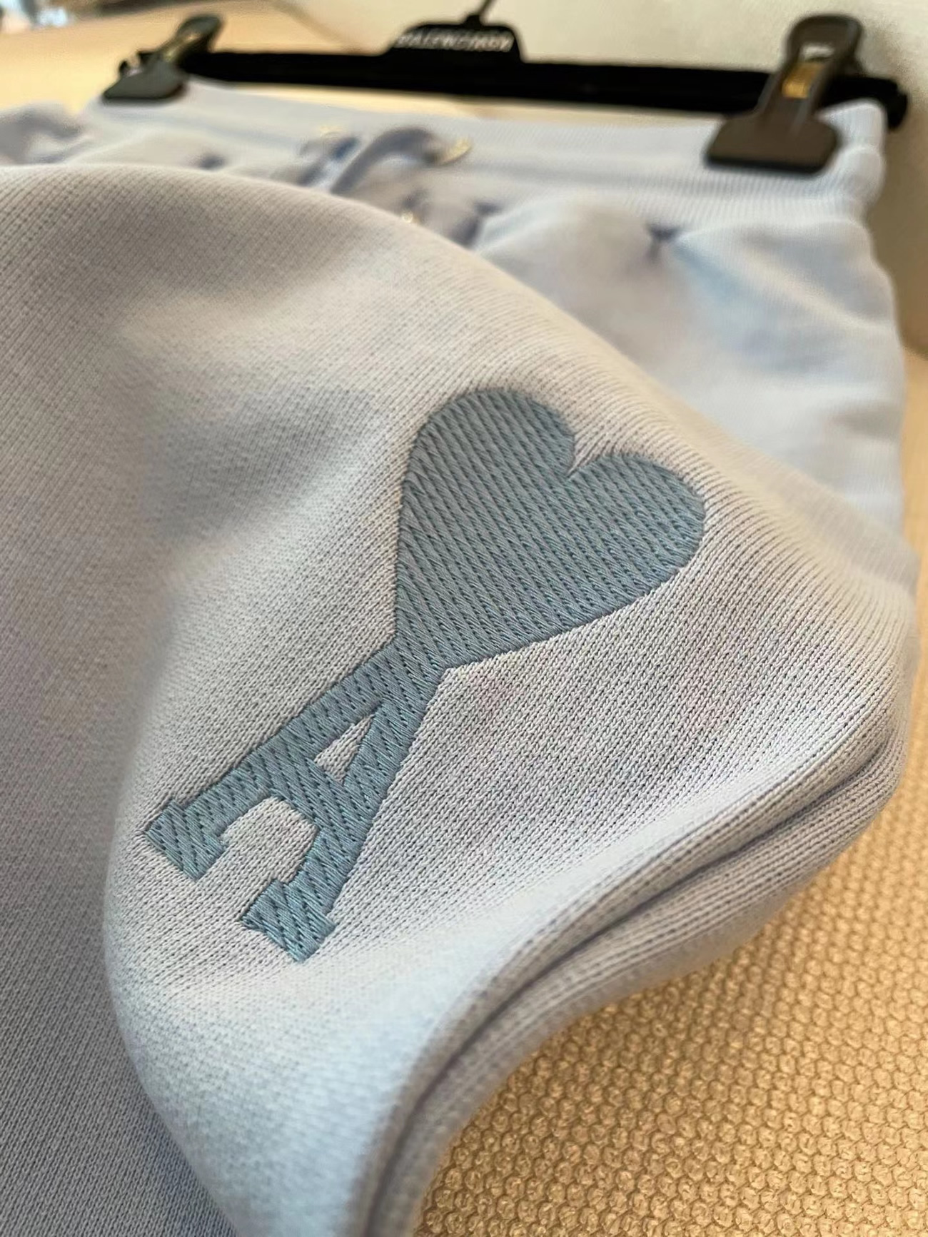 Ami Paris Logo Embroidered Sports Shorts (10) - www.newkick.vip